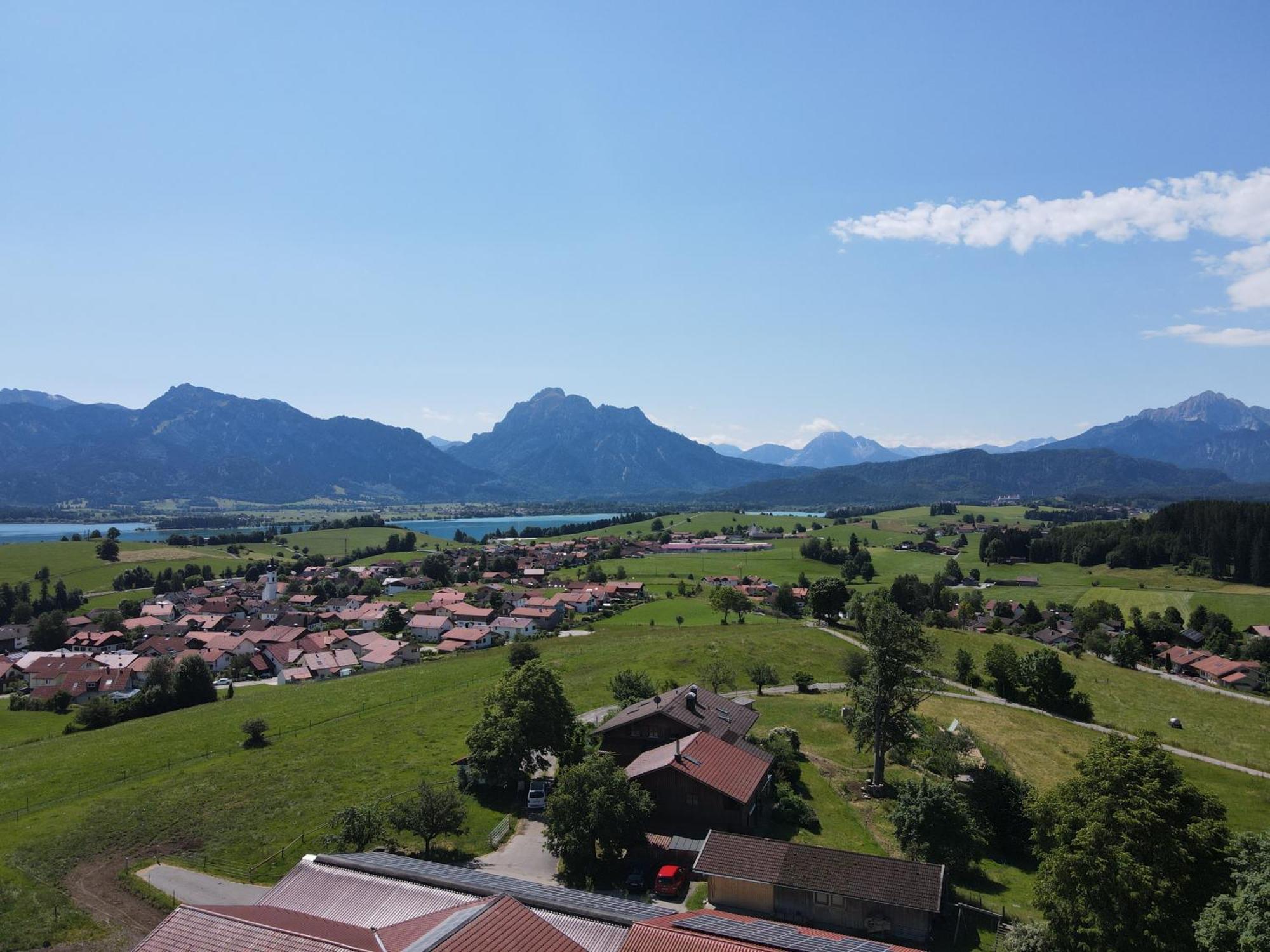 Chalet - Ferienwohnungen - Biohof Stoeger - Panoramasuedbalkon - Grandiose Aussicht Auf See, Berge Und Schloss Neuschwanstein Rieden Kültér fotó